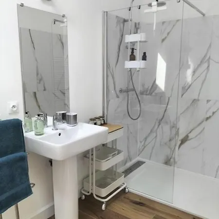 Just Be Holidays France فندق مبيت وإفطار Saint-Goueno